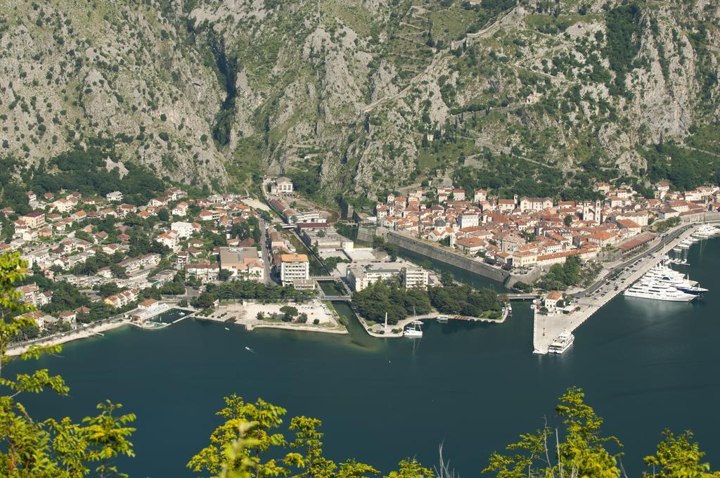 Apartment Nikolic Kotor Bagian luar foto